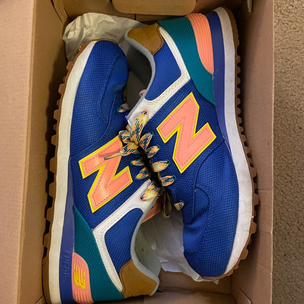 NEW BALANCE 574 - WOMEN…WEEKEND EXPEDITION…Color: PACIFIC/GREEN/COSMIC CORAL